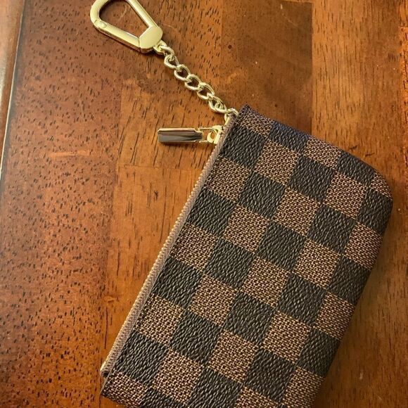 Checker coin/keychain wallet.  NWOT. I have five available.  Great gifts - Picture 2 of 5
